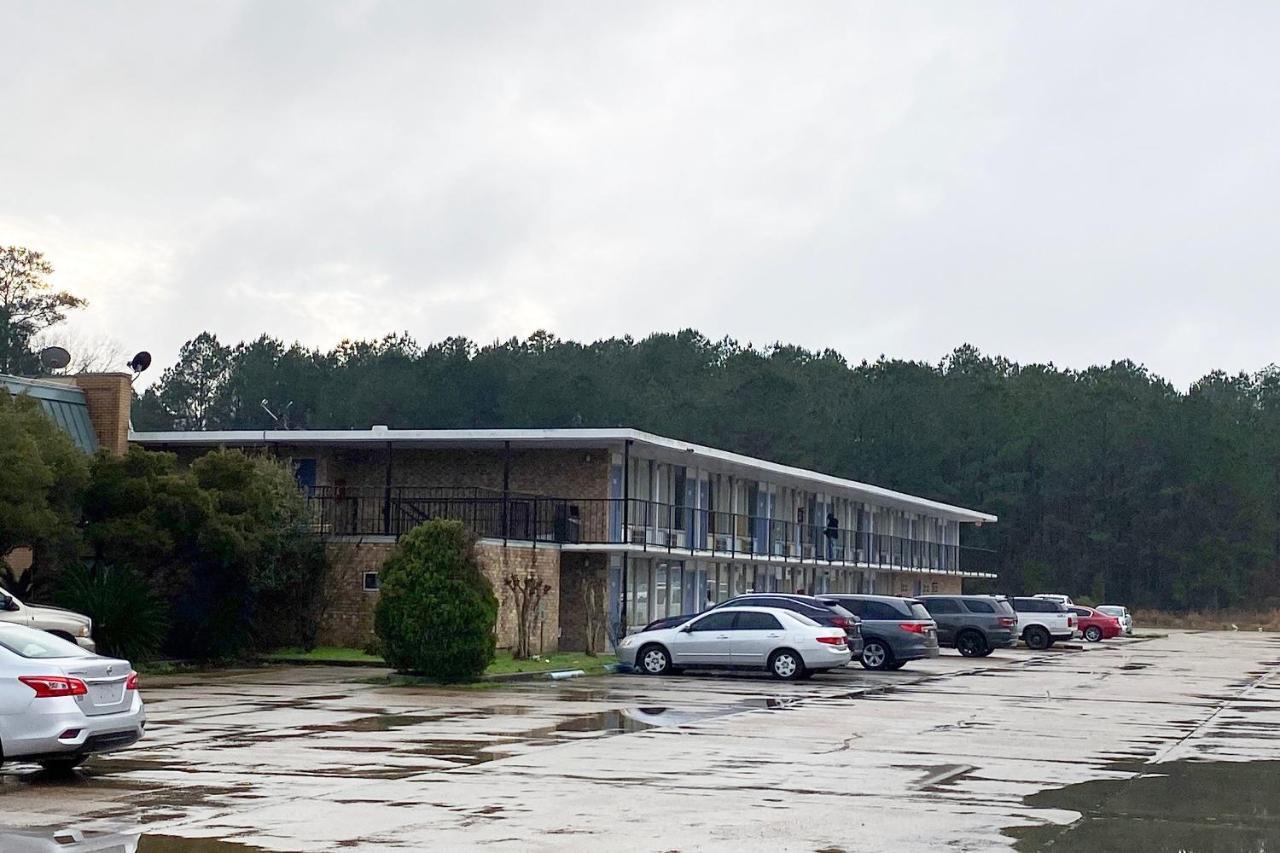 Landmark Hotel Leesville Экстерьер фото